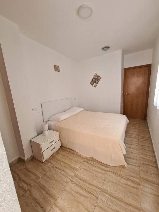 Beautiful Apartment With Patio Torrevieja Bagian luar foto