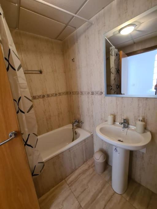 Beautiful Apartment With Patio Torrevieja Bagian luar foto