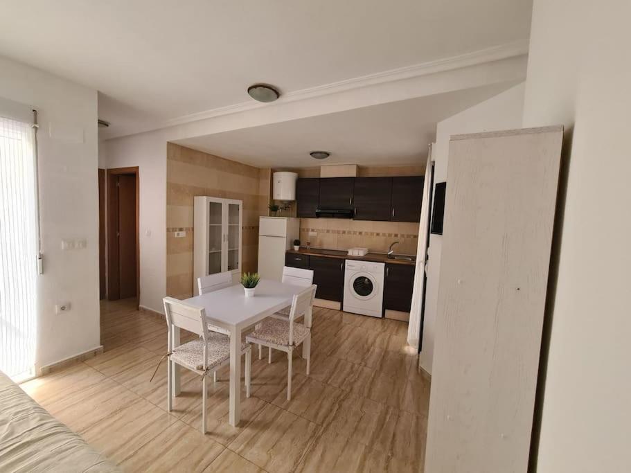 Beautiful Apartment With Patio Torrevieja Bagian luar foto
