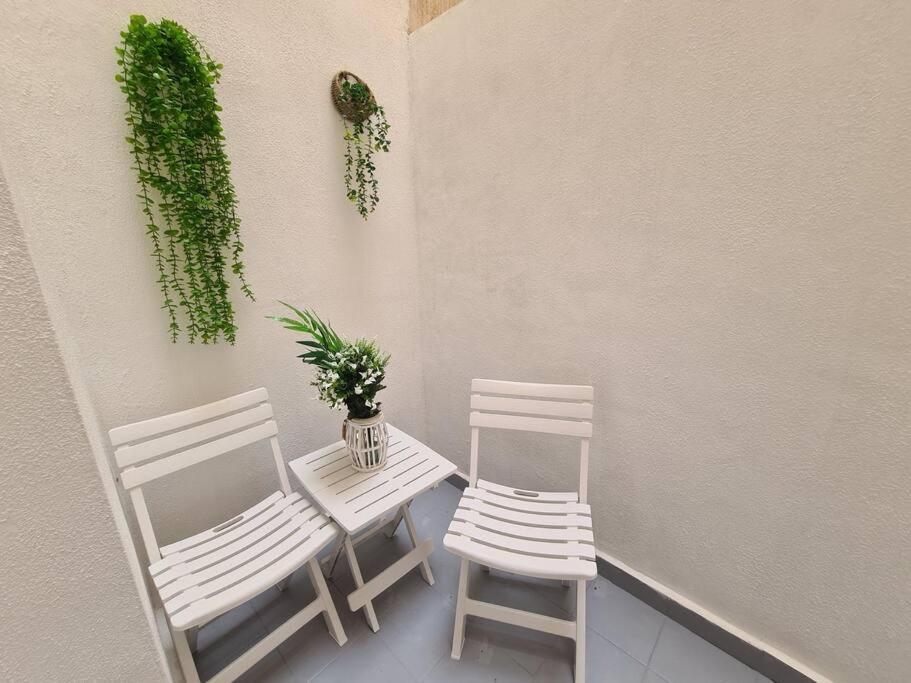 Beautiful Apartment With Patio Torrevieja Bagian luar foto